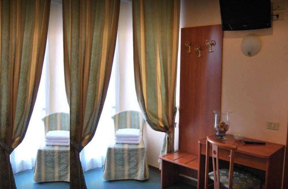Hotel Acerboli Rimini Luaran gambar