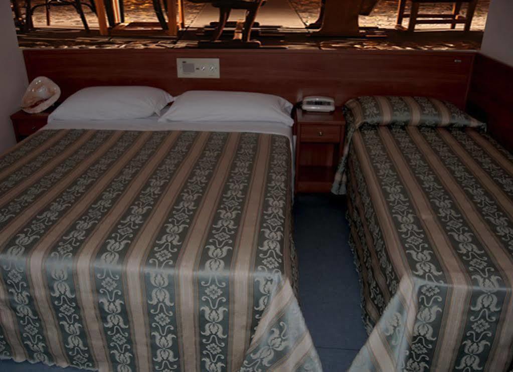 Hotel Acerboli Rimini Luaran gambar
